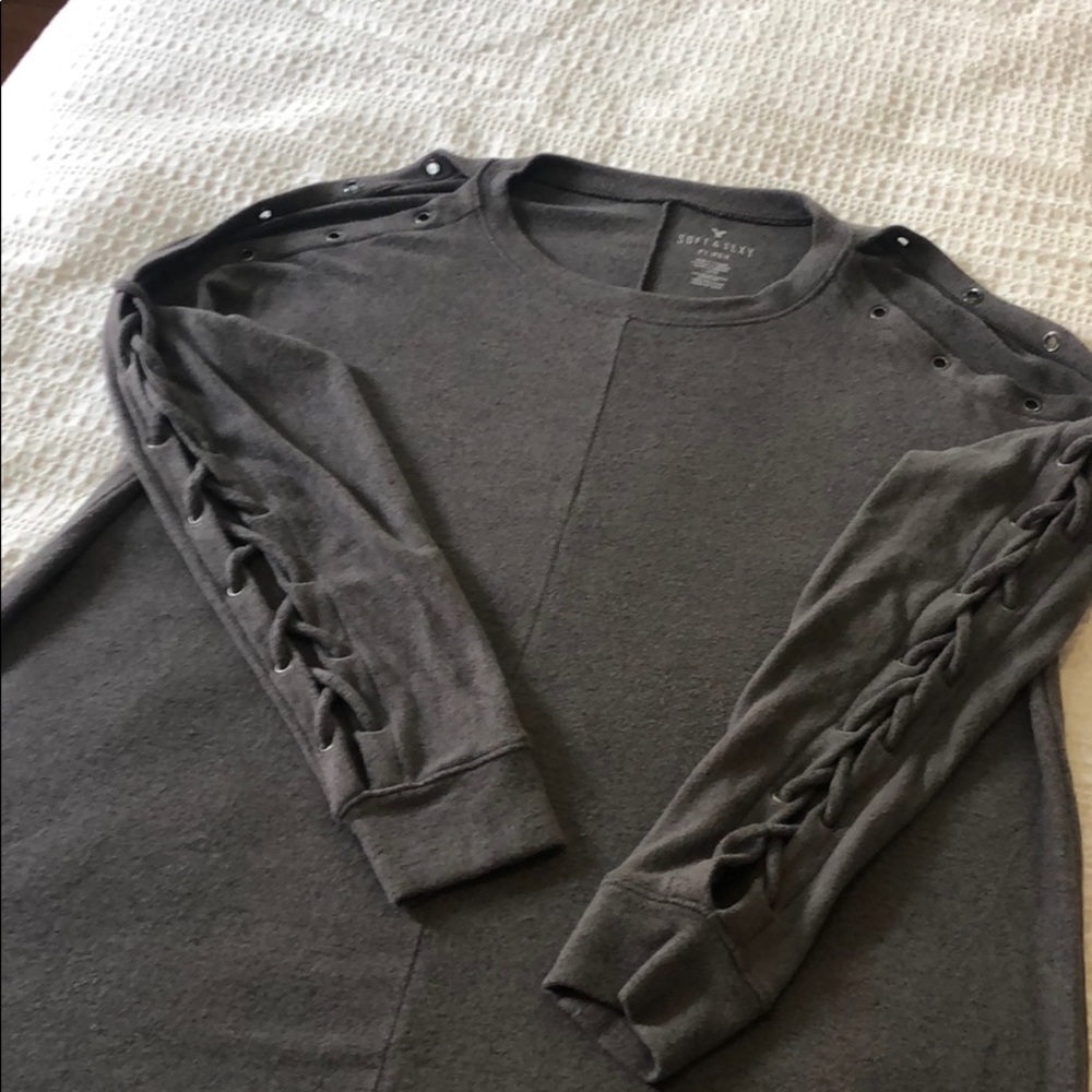 American Eagle Super soft cold shoulder top